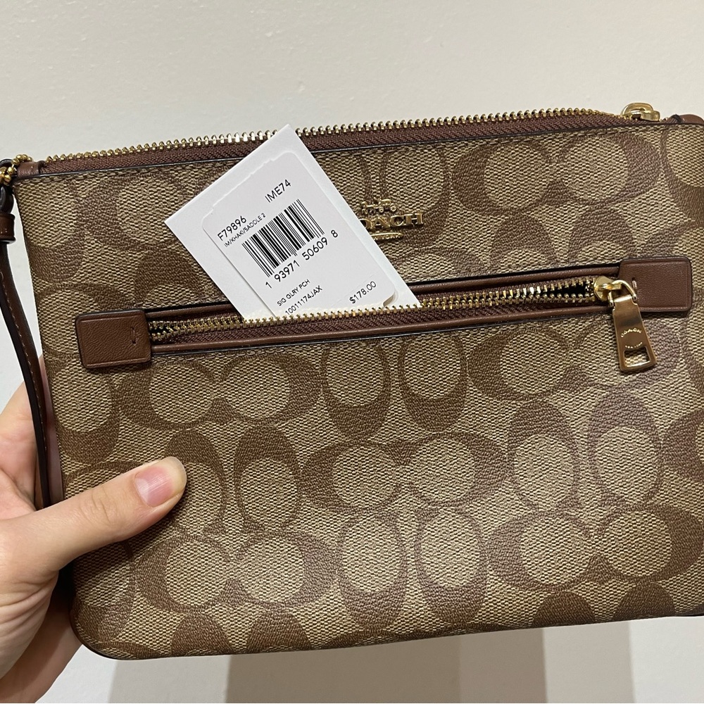 Coach logo wrislet
